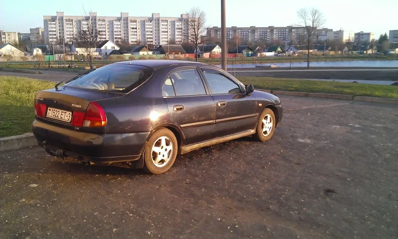 Митсубиси Каризма 1.6