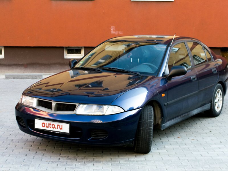 Мицубиси Carisma 1999