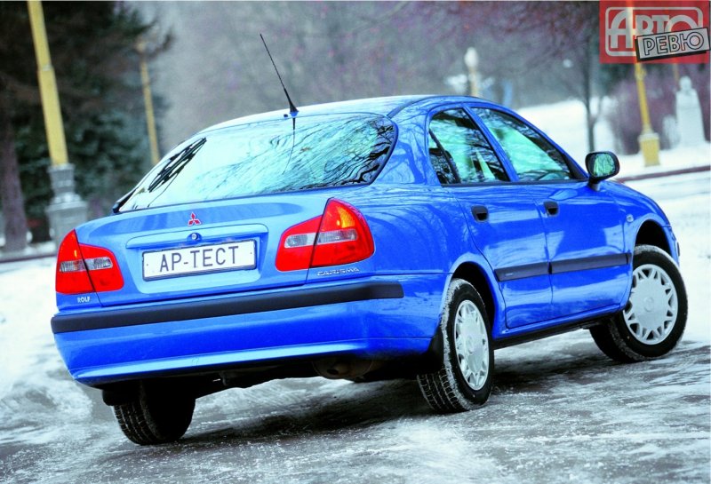 Mitsubishi Carisma 2000 хэтчбек