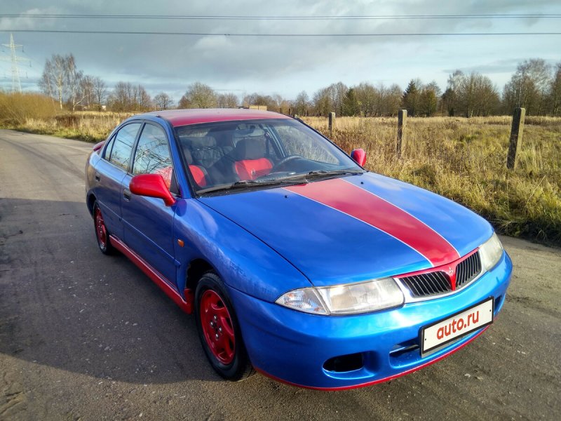 Мицубиси Carisma 1.6 2001