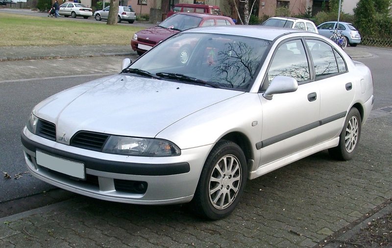 Митсубиси Каризма 2004
