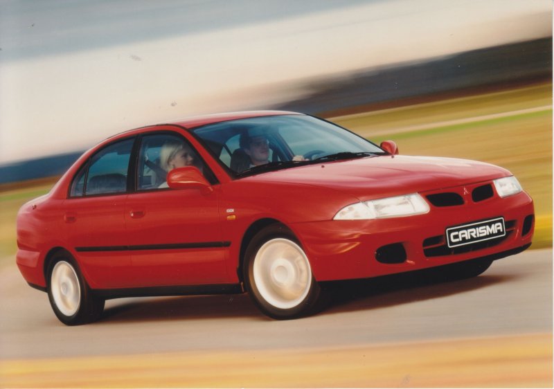 Mitsubishi Carisma седан 1.6