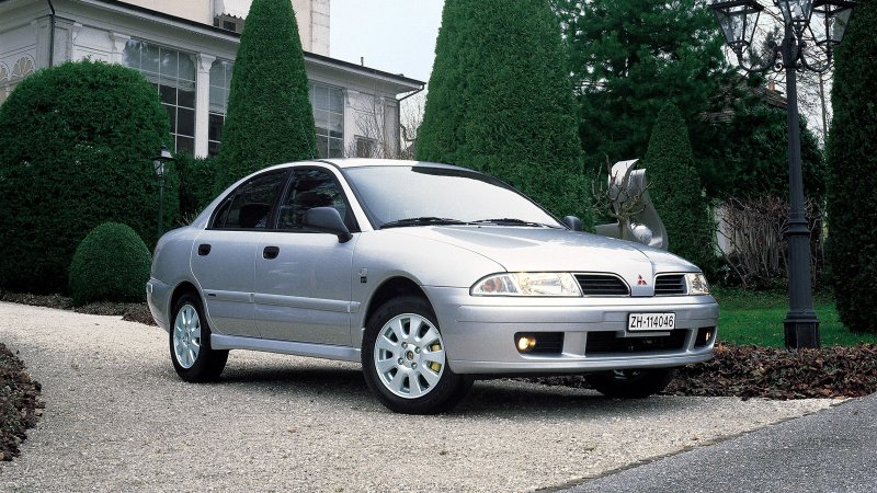 Митсубиси Каризма 2004