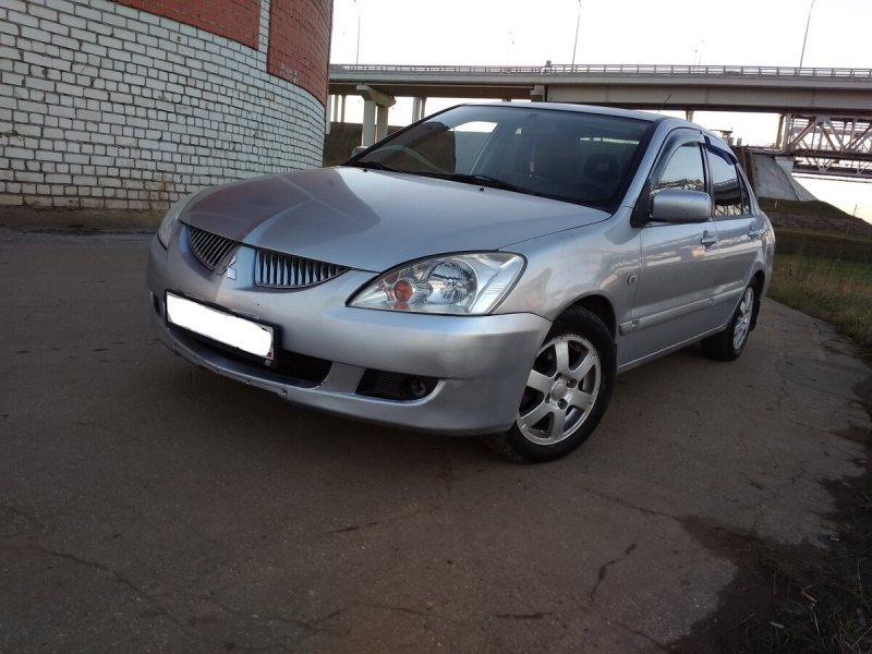 Mitsubishi Lancer 2005 красный