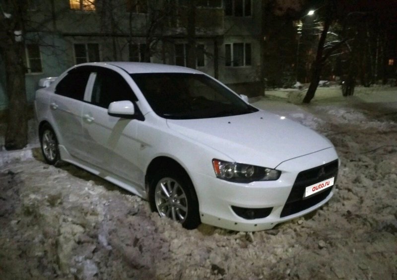 Митсубиси Лансер 10 белый