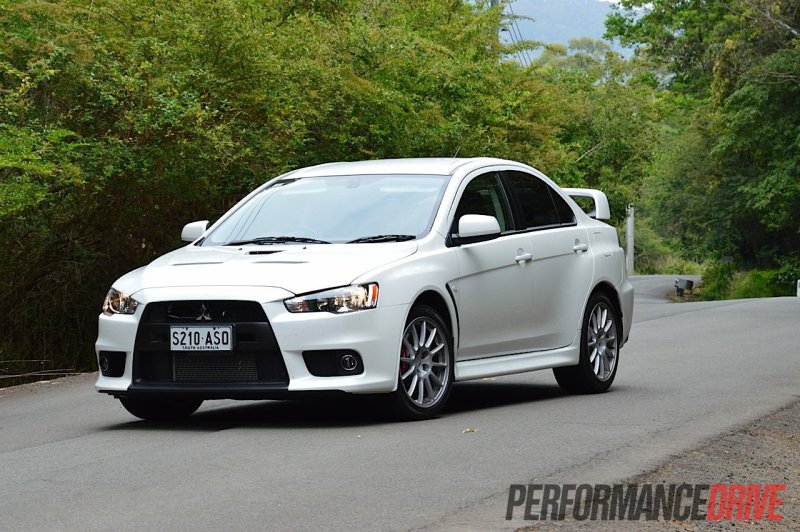 Mitsubishi Lancer 10 белый