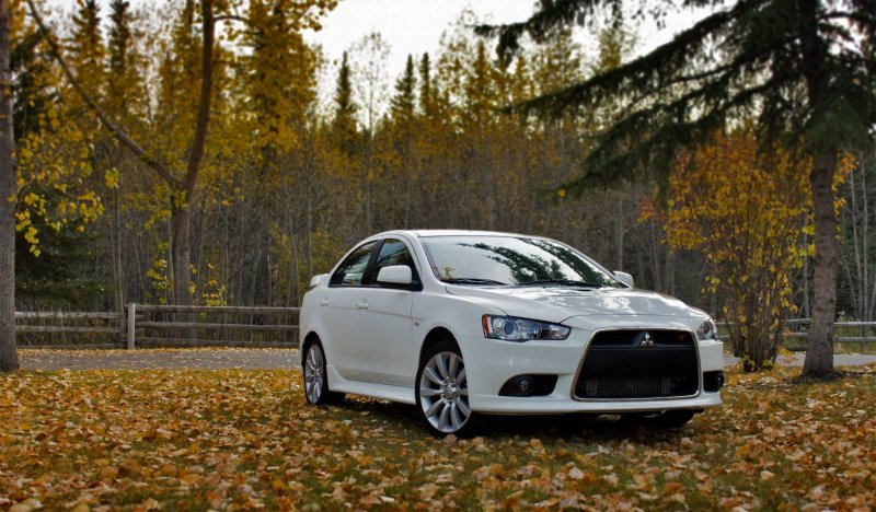 Mitsubishi Lancer 10 белый