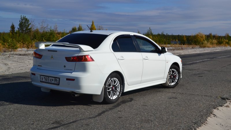 Mitsubishi Lancer 10 White