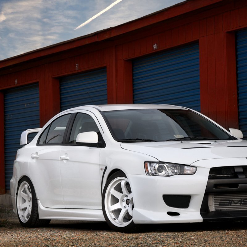 Mitsubishi Lancer White crash