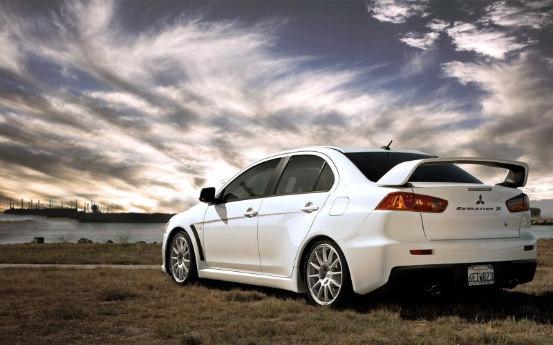 Mitsubishi Lancer Evolution 10 White