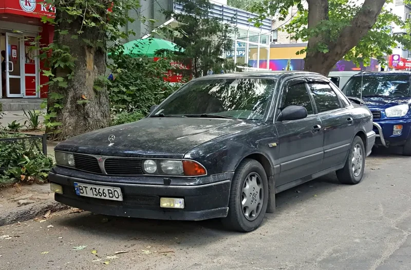 Mitsubishi Sigma зеленая