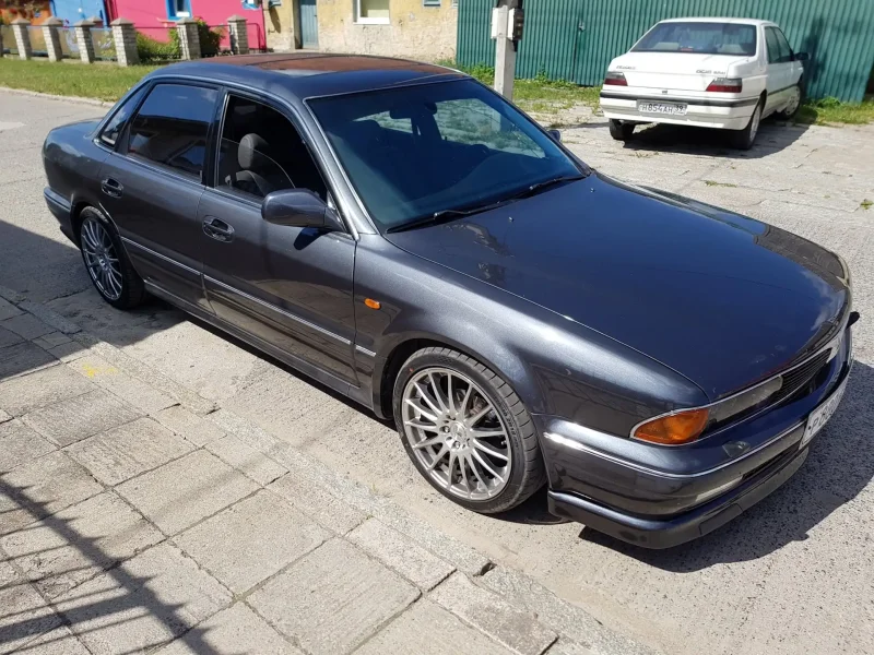 Митсубиси Сигма 1992