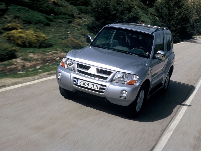 Mitsubishi Montero 3