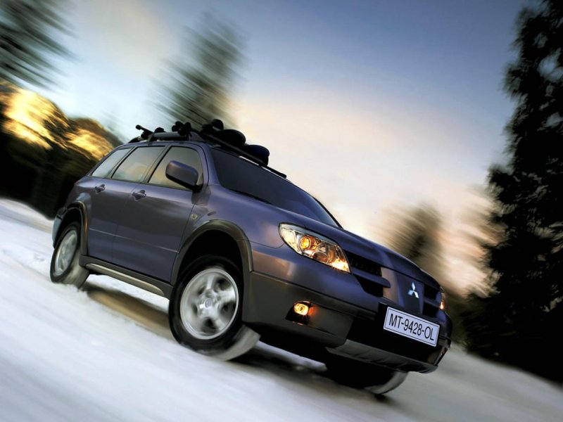 Mitsubishi Outlander 1