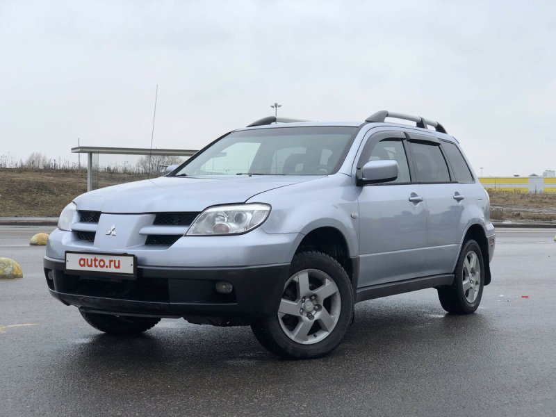 Mitsubishi Outlander 1