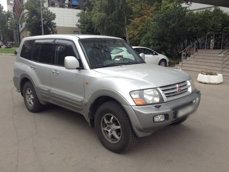Мицубиси Паджеро 2002