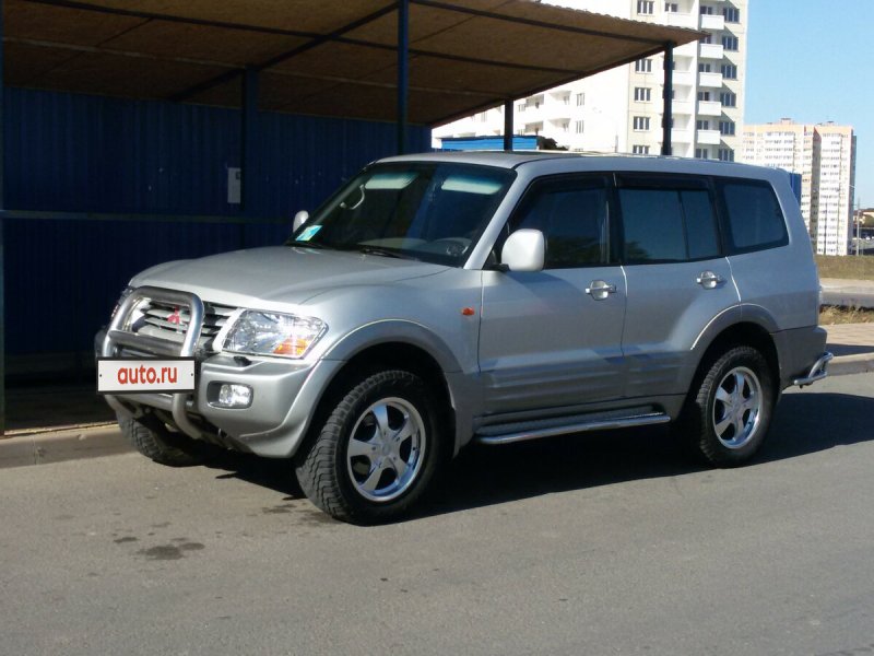Mitsubishi Pajero 2000