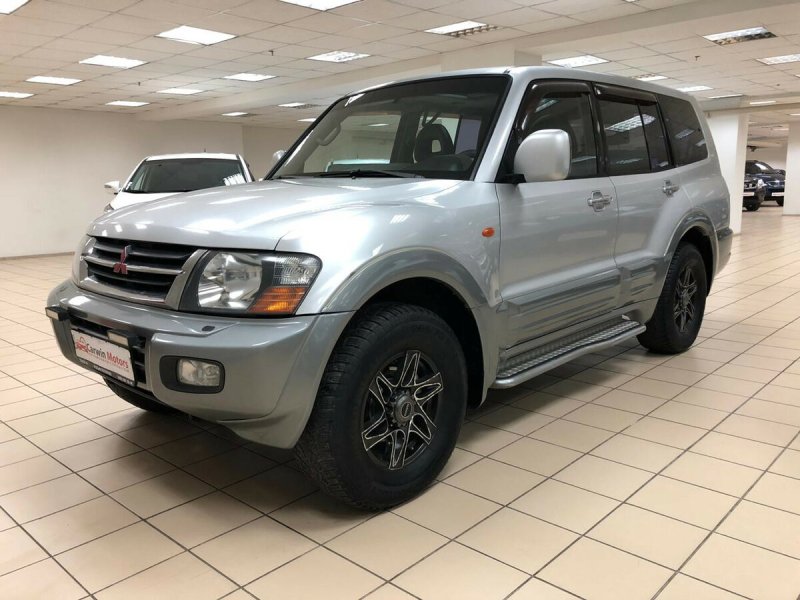 Mitsubishi Pajero 2002