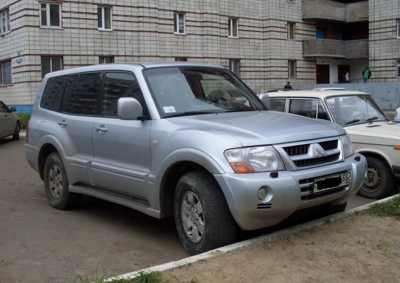 Mitsubishi Pajero III 2002