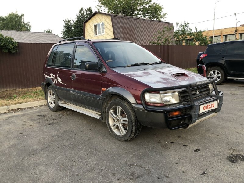 Mitsubishi RVR 1995