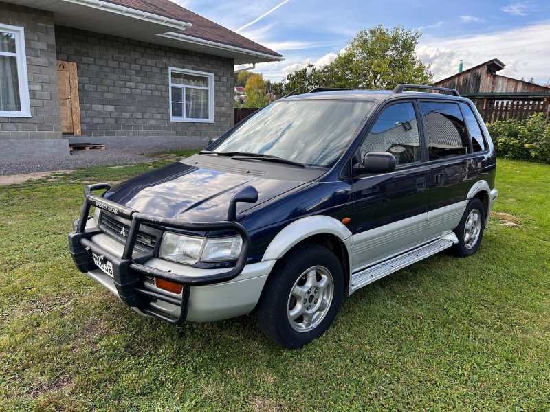 Mitsubishi RVR 1995