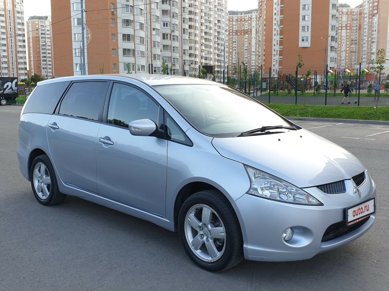 Митсубиси Грандис 2008
