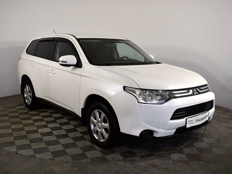 Outlander 2012 белый