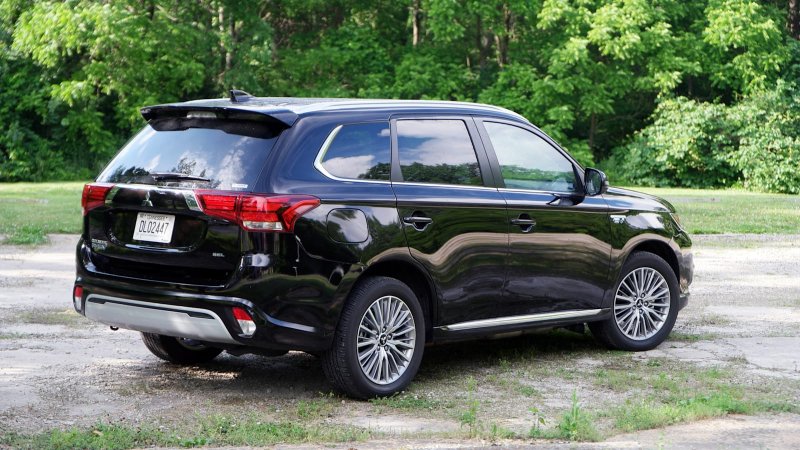 Mitsubishi Outlander 2021