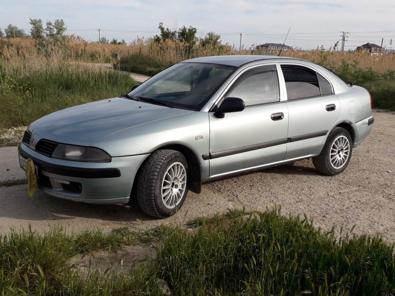 Мицубиси Каризма 2003