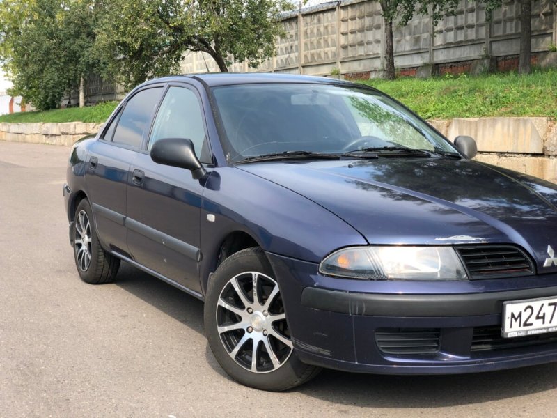 Мицубиси Каризма 2003
