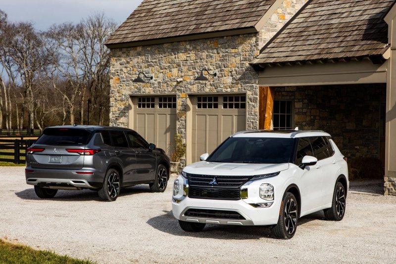 Новый Mitsubishi Outlander 2021