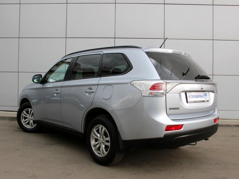 Mitsubishi Outlander 2014