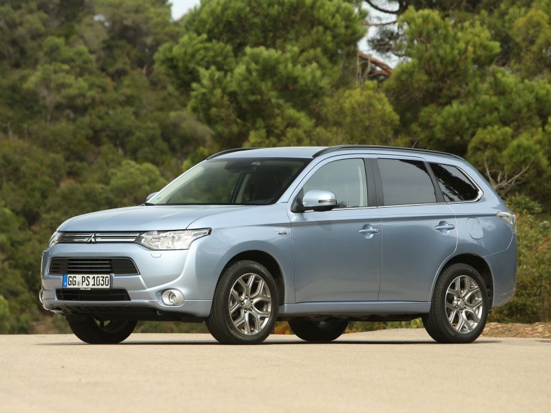 Mitsubishi Outlander 2012 года