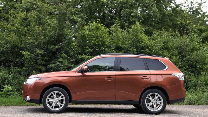 Mitsubishi Outlander 3