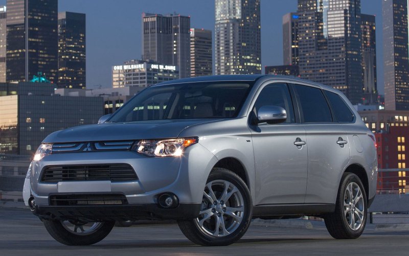 Mitsubishi Outlander III 2012