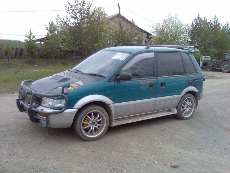 Мицубиси RVR 1994