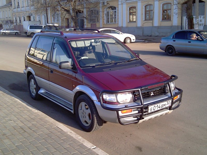 AC Mitsubishi RVR 2003