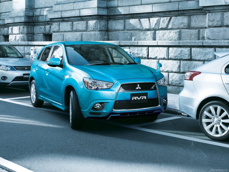 Mitsubishi RVR 2011