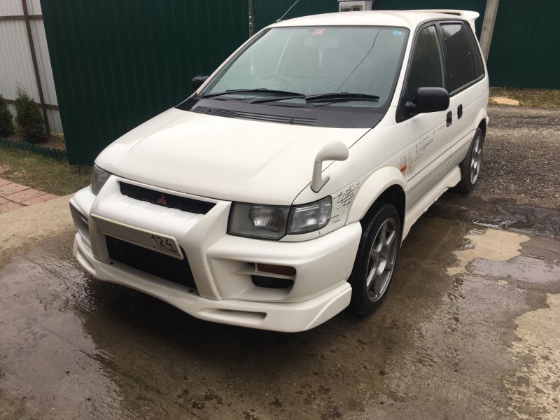 Mitsubishi RVR