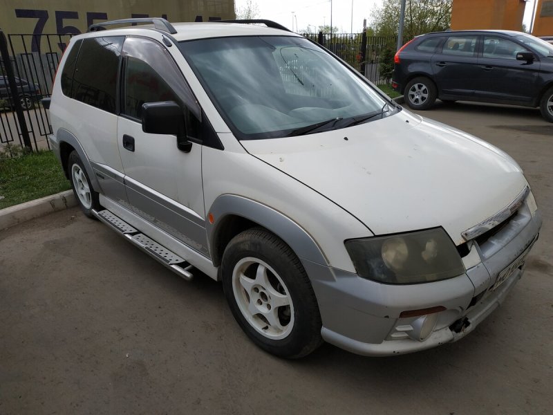 Mitsubishi RVR 1998