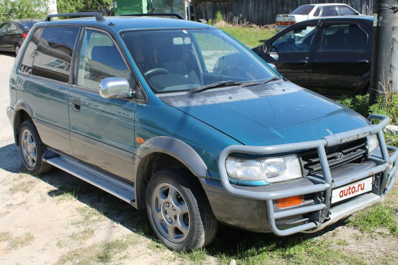 Mitsubishi RVR 1997