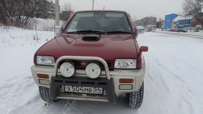 Nissan Mistral 1999