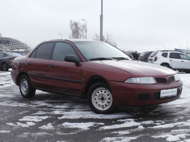 Митсубиси Каризма 1998 красная