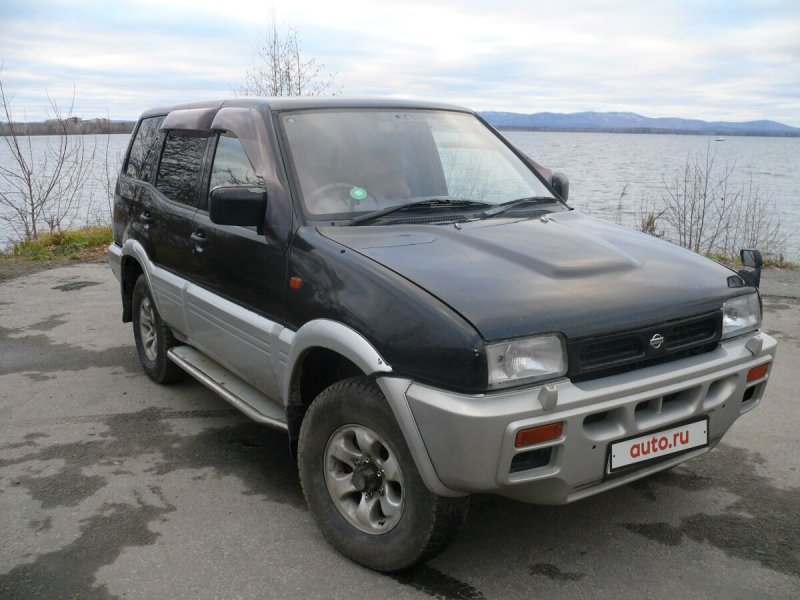 Nissan Mistral 1994