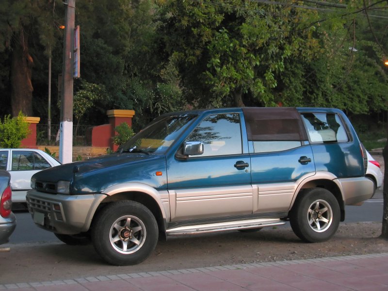 Nissan Mistral