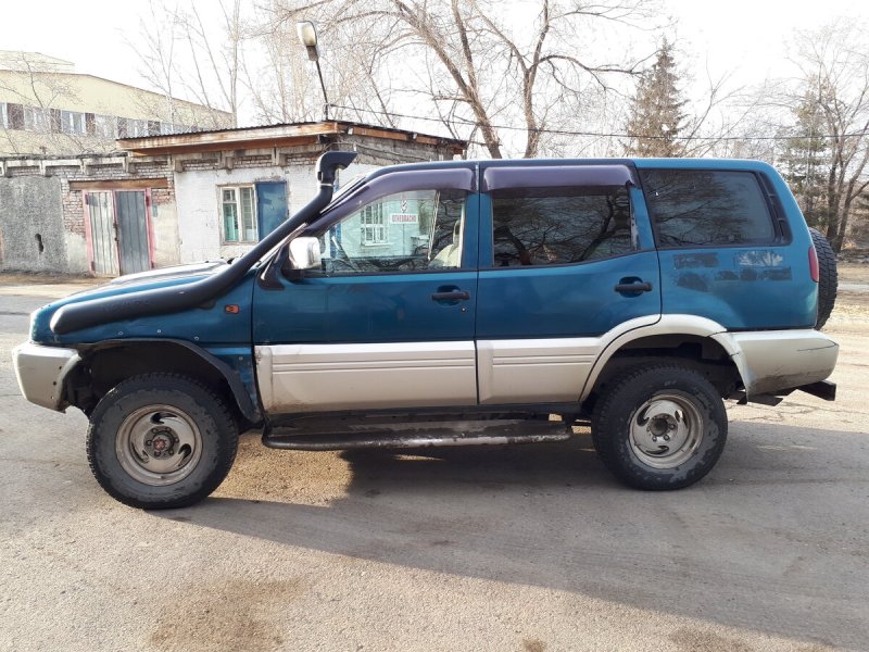 Nissan Mistral 2 Door