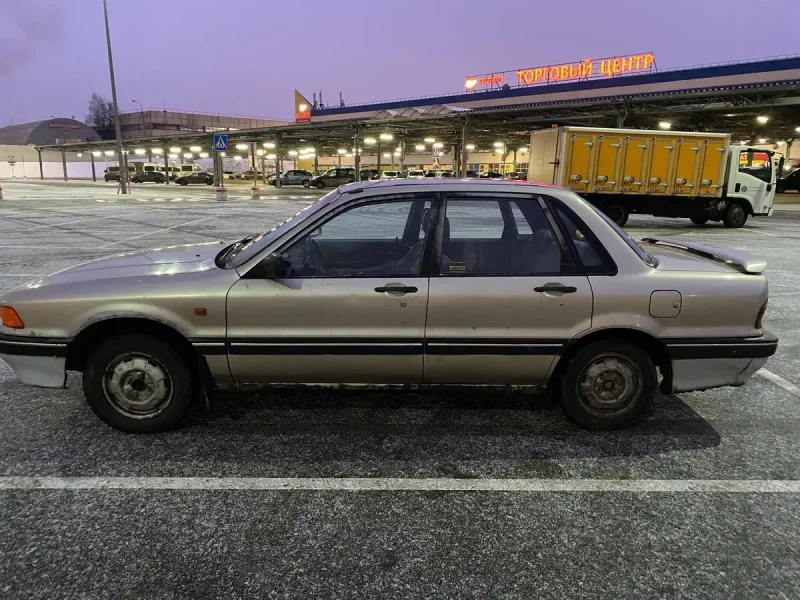 Mitsubishi Galant 1988