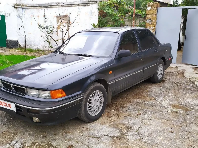 Митсубиси Лансер 1990