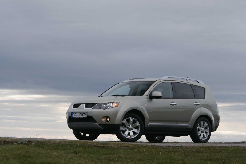 Mitsubishi Outlander XL