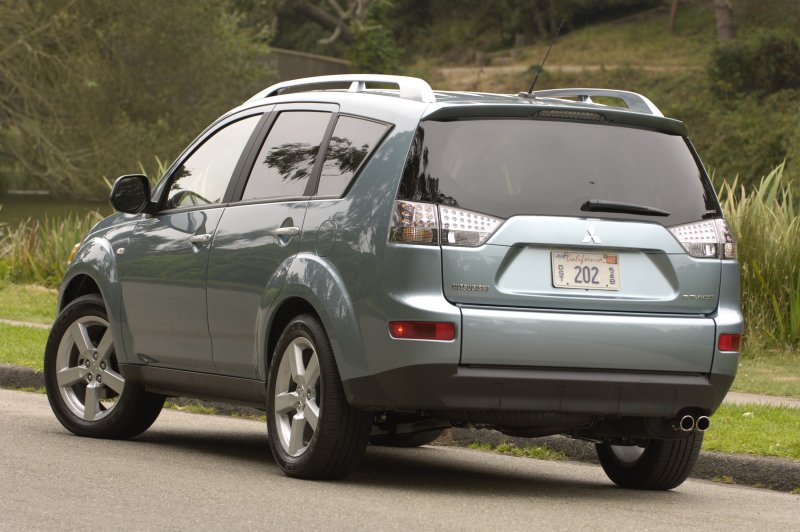 Mitsubishi Outlander XL